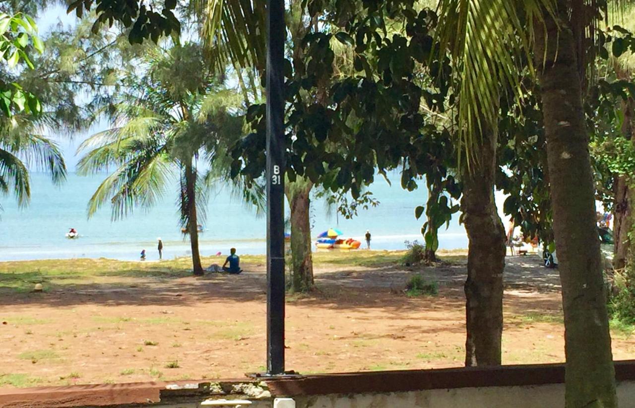 Pd Bayu Beach Resort Private Service Apartment Port Dickson Exterior foto